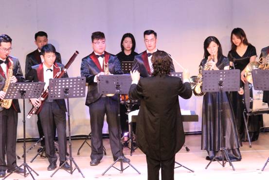 江苏东方交响管乐团