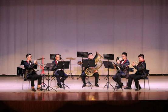 江苏东方交响管乐团